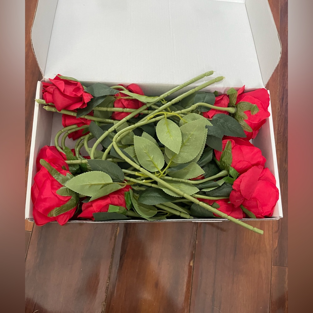 Artificial Red Roses - 16 pieces